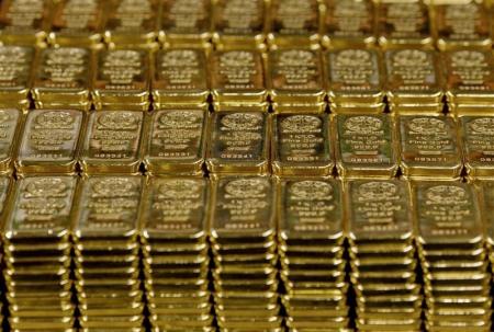Gold falls on weak technician and the rise of the dollar and U.S. stocks
